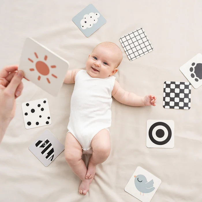 Cartas de contraste para bebés de Done bydeer